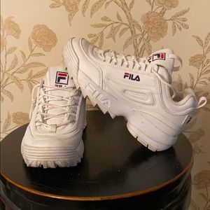 Women’s Fila Disruptor II Premium Sneaker, Sizr 6T
